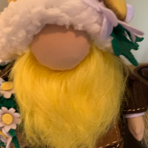 Scandinavian Daisy Gnome Doll - Handmade - Picture 6 of 13